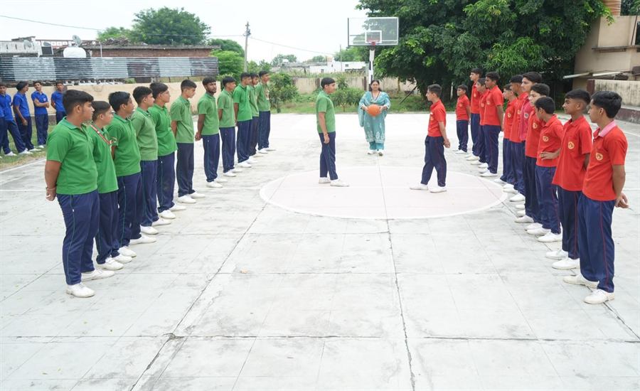 House teams lined up for a drill